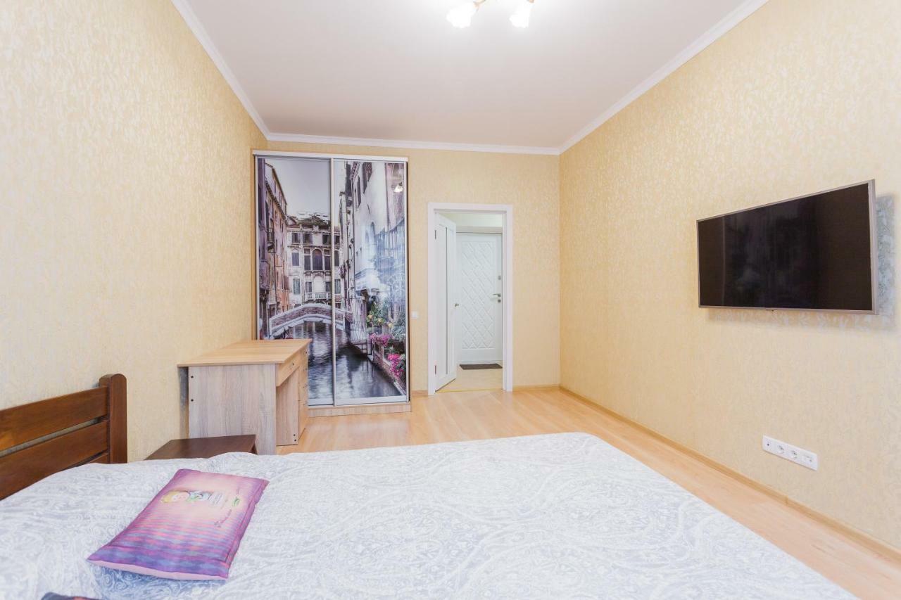 Business Class Apartment At Lomonosova Киев Екстериор снимка